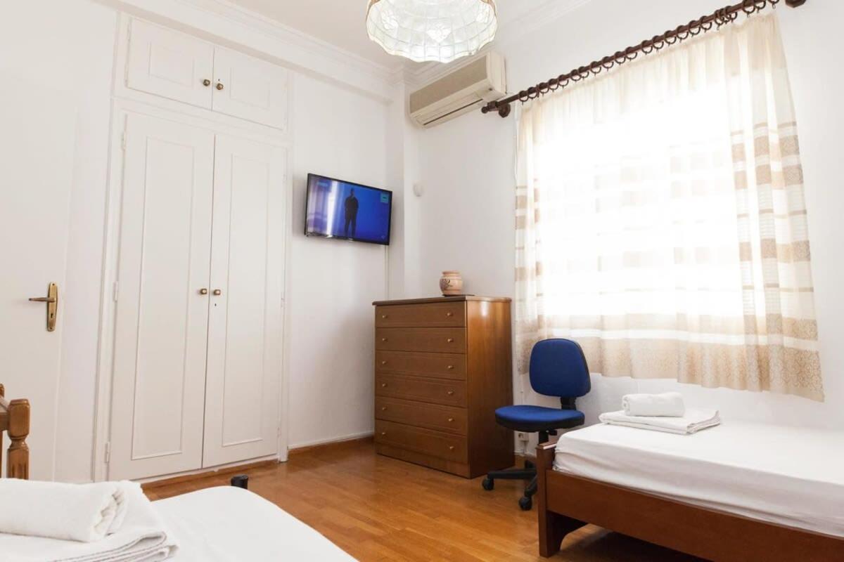 Charming Vintage 2Br Apartment With Balcony In Koukaki Atenas Exterior foto