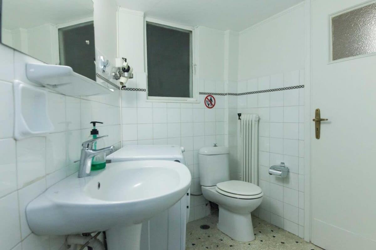 Charming Vintage 2Br Apartment With Balcony In Koukaki Atenas Exterior foto