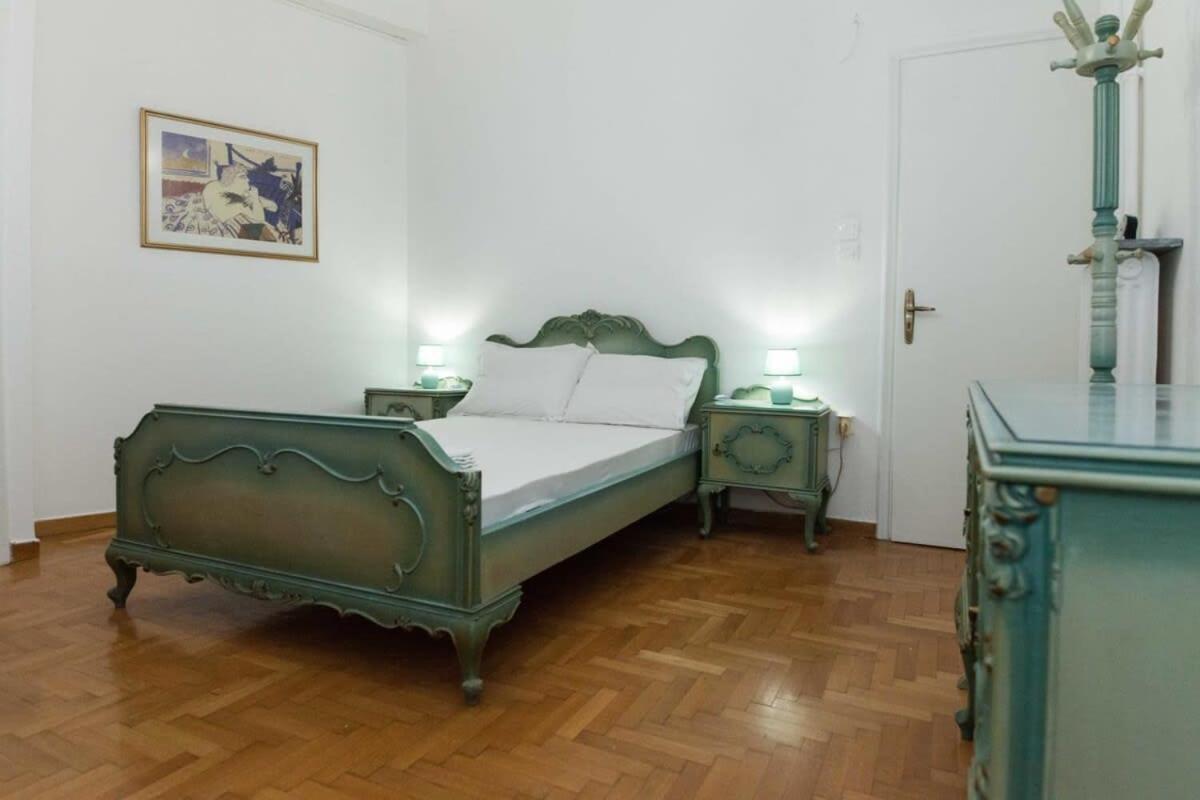 Charming Vintage 2Br Apartment With Balcony In Koukaki Atenas Exterior foto